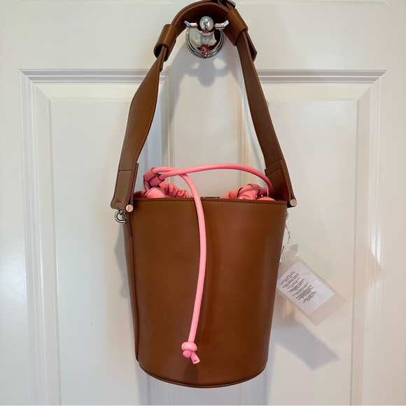 SOLD! Brand New Sportmax Runway Leather Bucket Bag Size: OS all Seasons - Picture 5 of 16